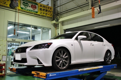 レクサスGS 17インチ スタッドレスタイヤ WINTER MAXX レクサスGS 17インチ スタッドレスタイヤ WINTER MAXX（レクサス